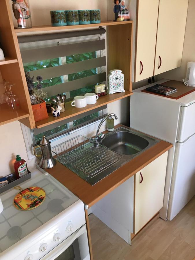 Mobile Home Avec Parking Chorges Eksteriør billede
